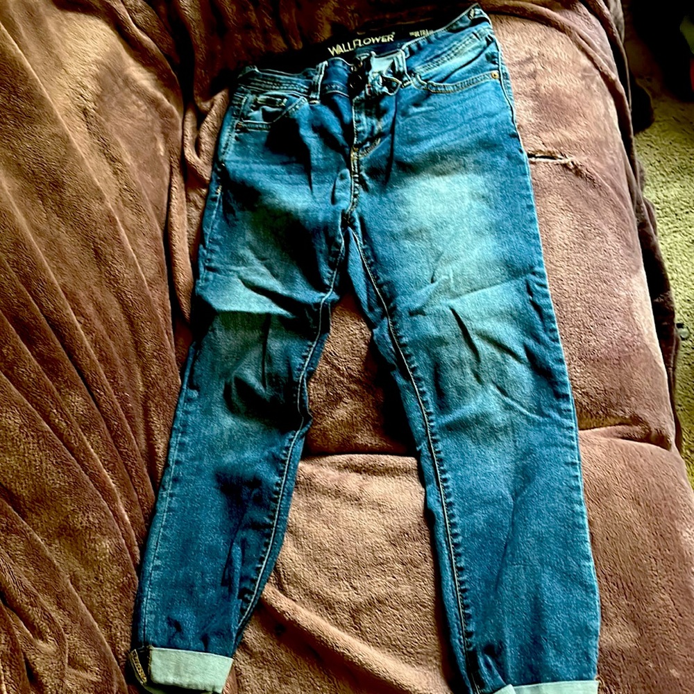 Wallflower capri size 9